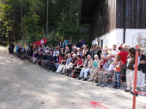 Zuschauer beim Schiestand